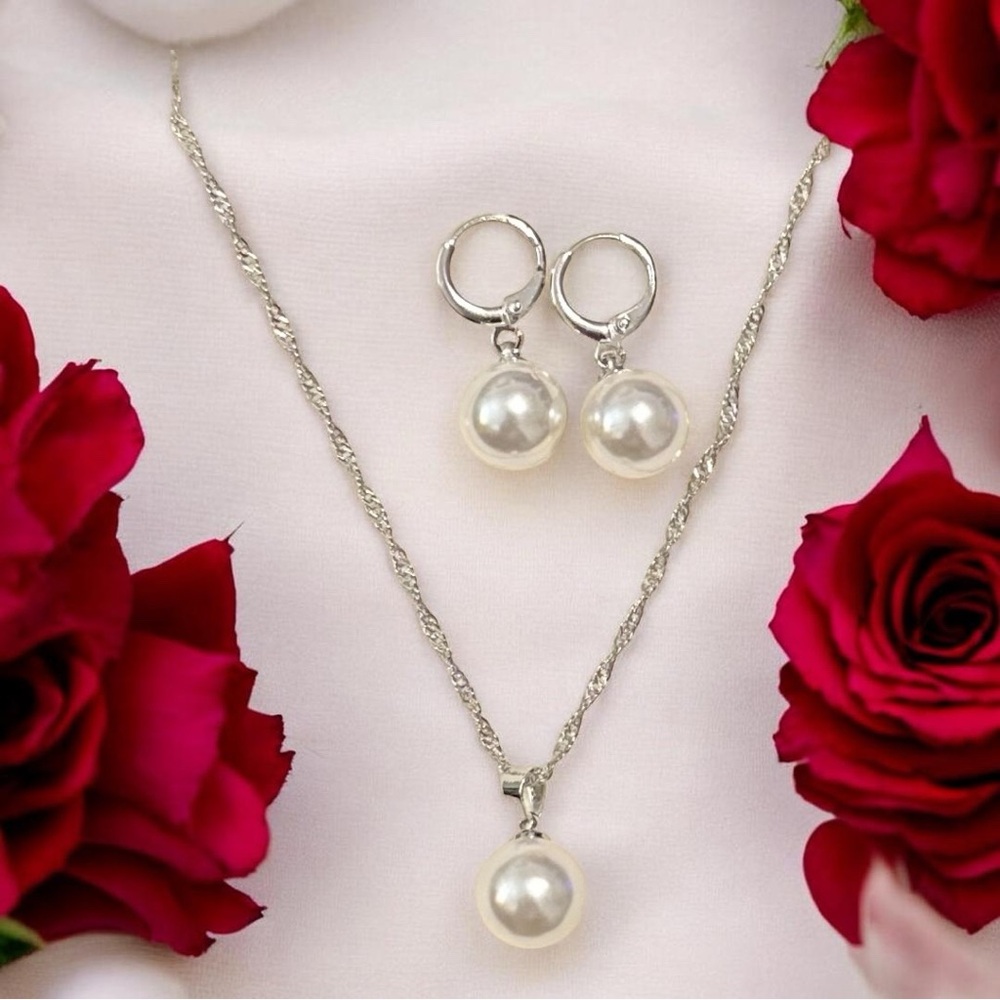 Elegant Silver Pearl Necklace and Earring Set